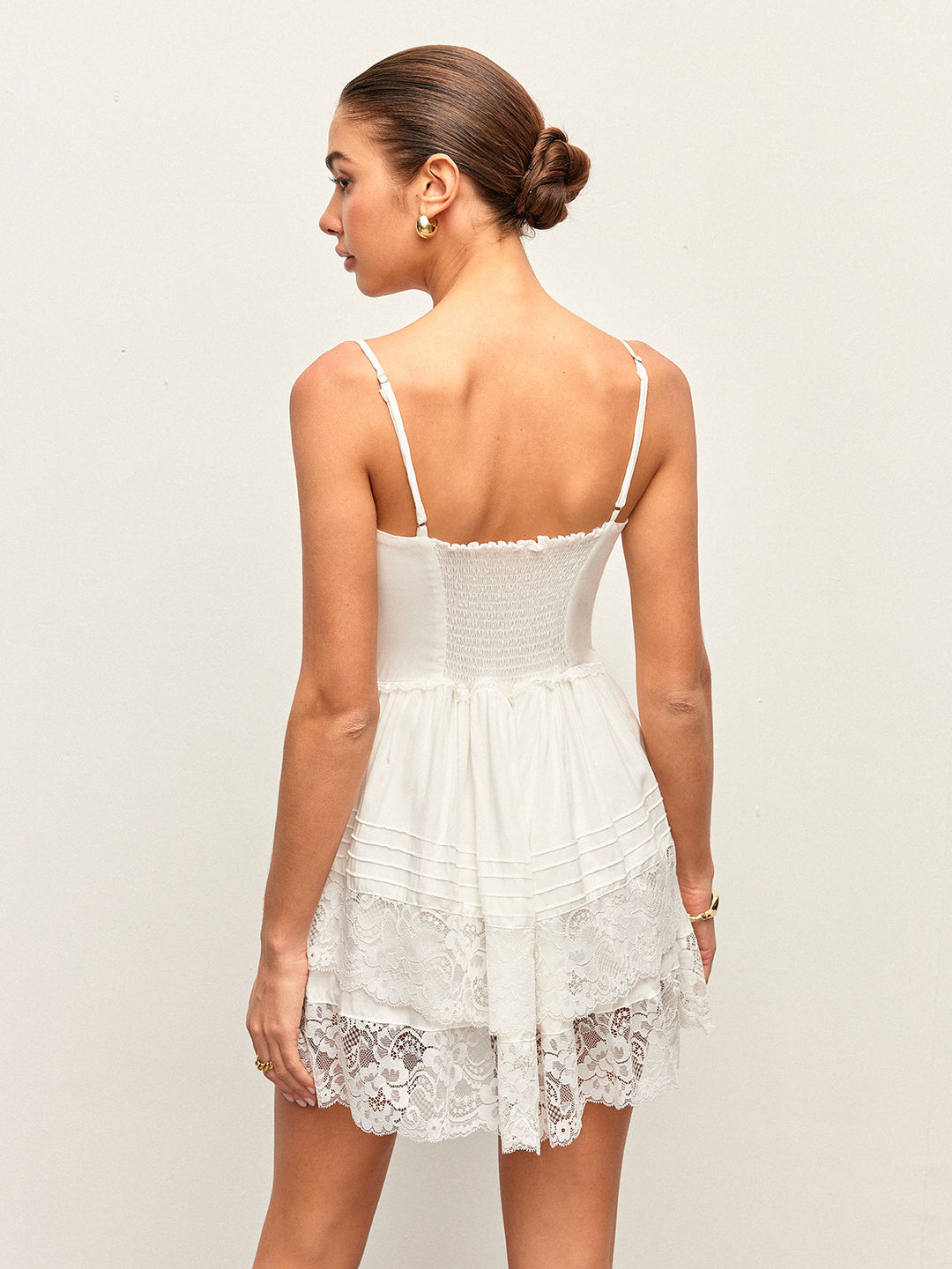 Pileli Dantel Kenarlı Kısa Elbise