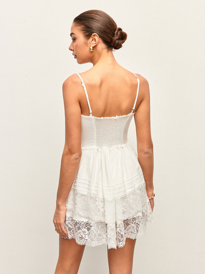 Pileli Dantel Kenarlı Kısa Elbise