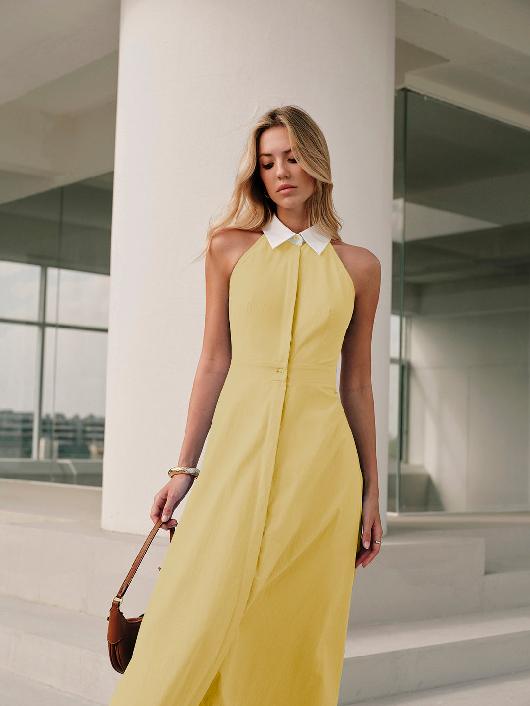 Düğmeli Kolsuz Yaka Elbise