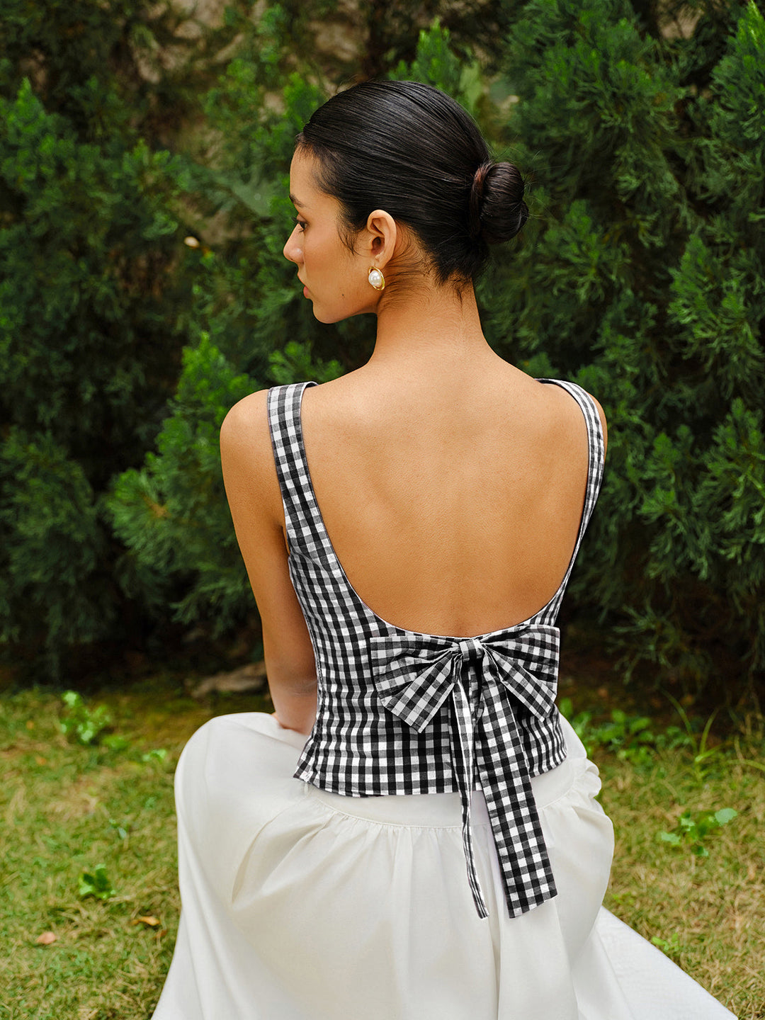 Dama Tahtası Fiyonklu Sırtlı Kırpılmış Üst