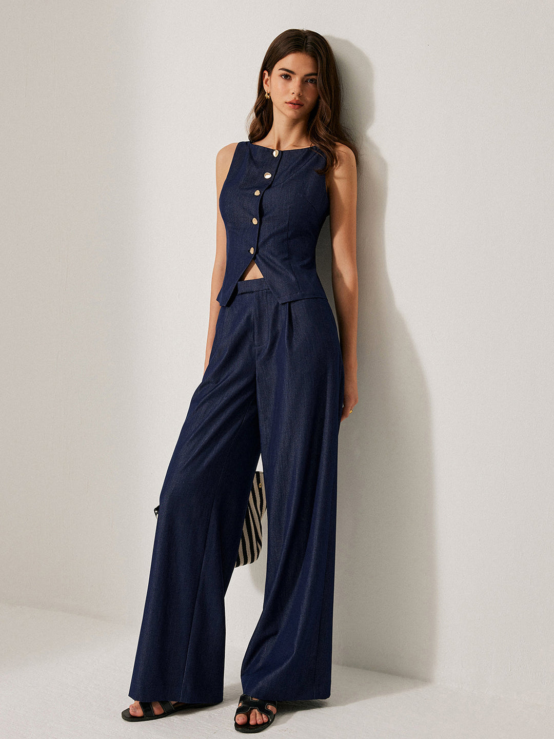 Düğmeli Ön Kolsuz Yelek