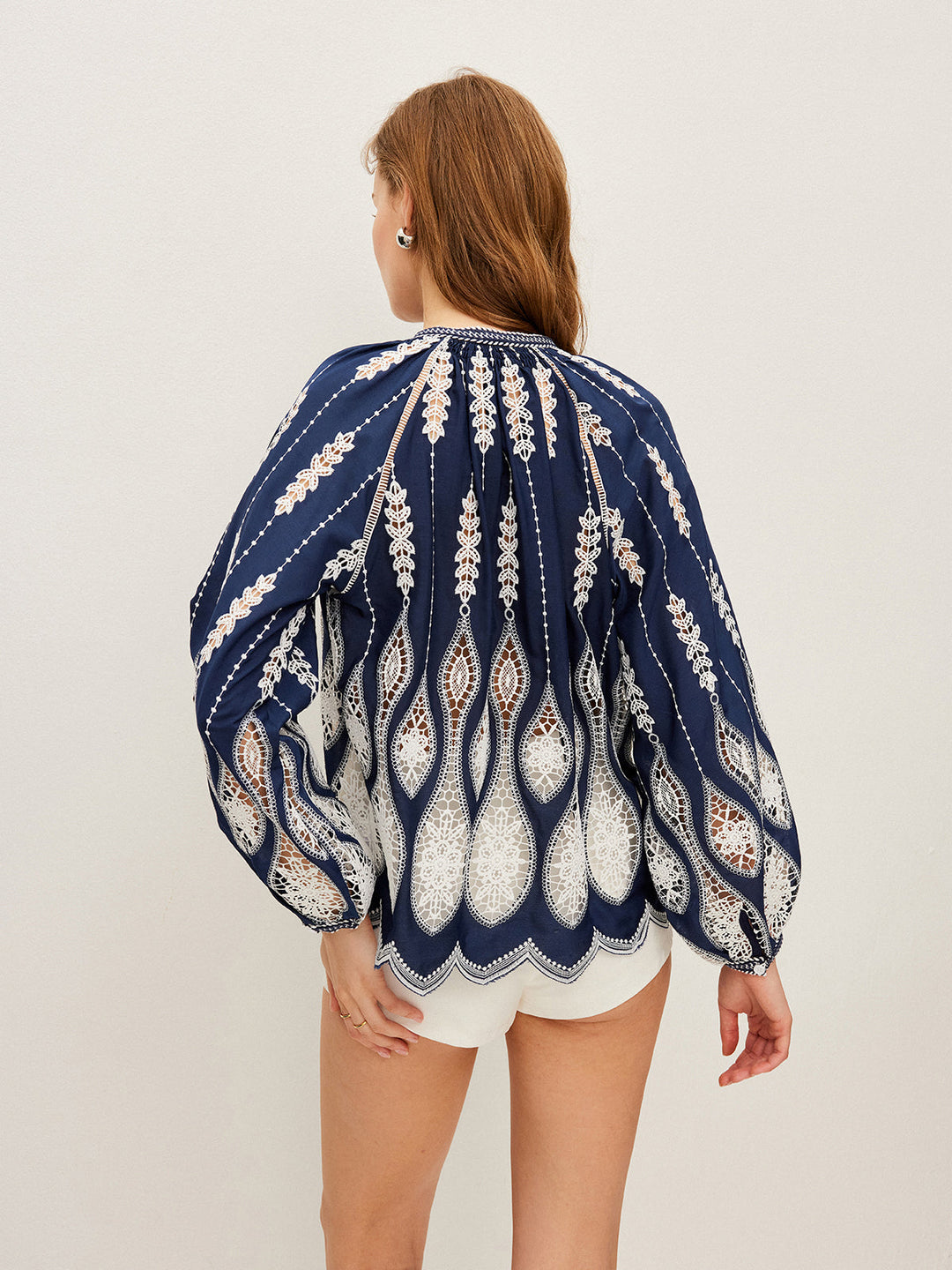 Yarı Şeffaf İşlemeli Kravat Yaka Bluz