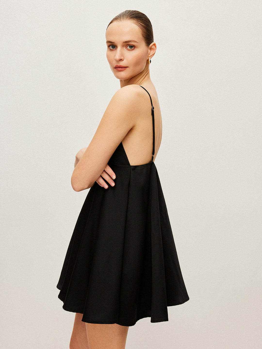 V Yaka Kloş Askılı Elbise