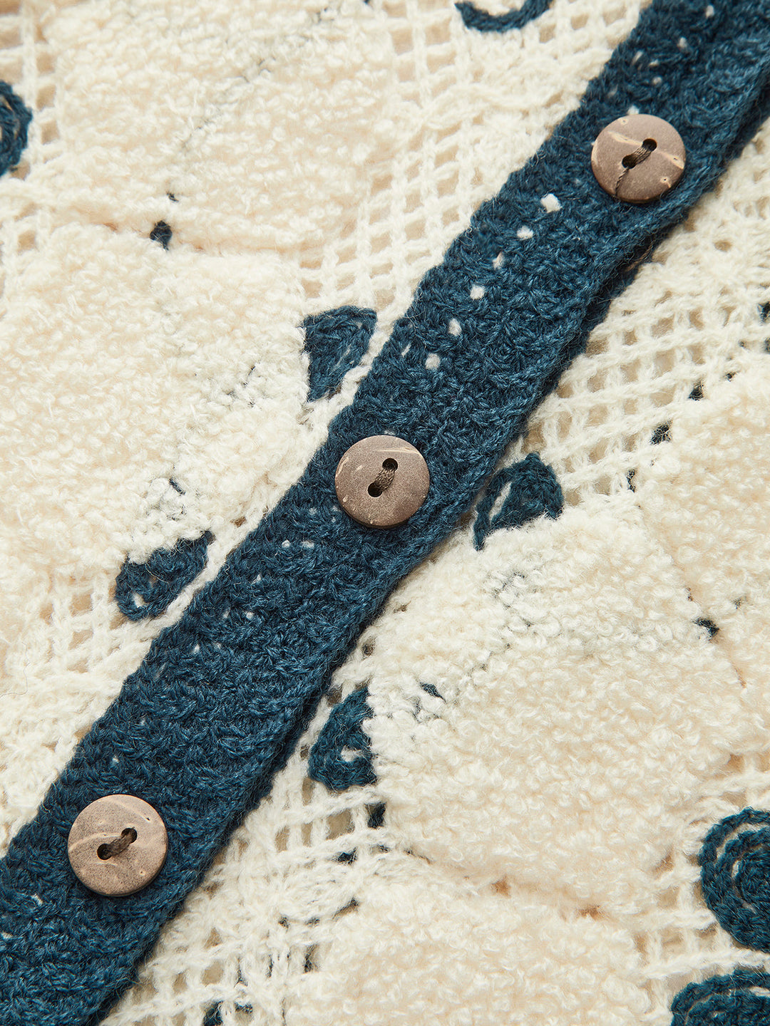 İşlemeli Tığ Örgü Yelek