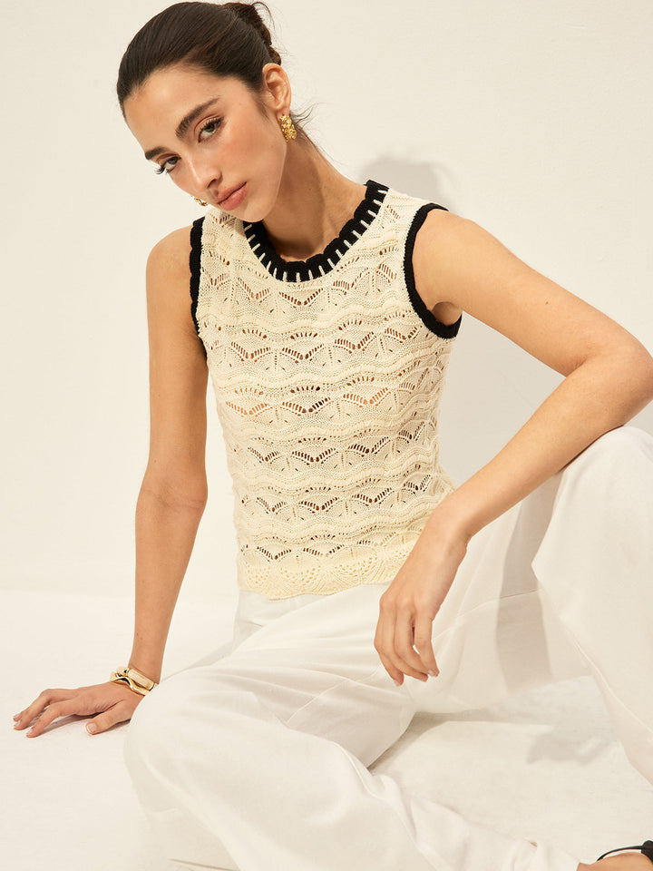 Tığ İşi Kontrast Süslemeli Kazak Yelek