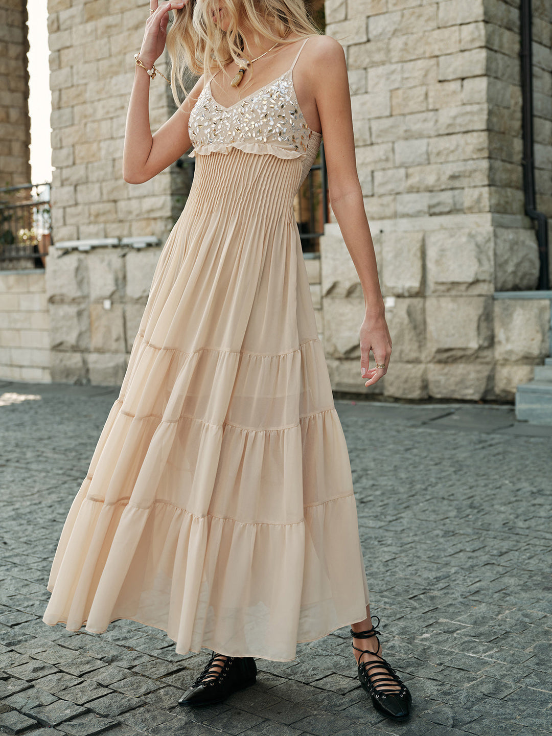 Yarı Şeffaf İşlemeli Büstiyer Katmanlı Elbise