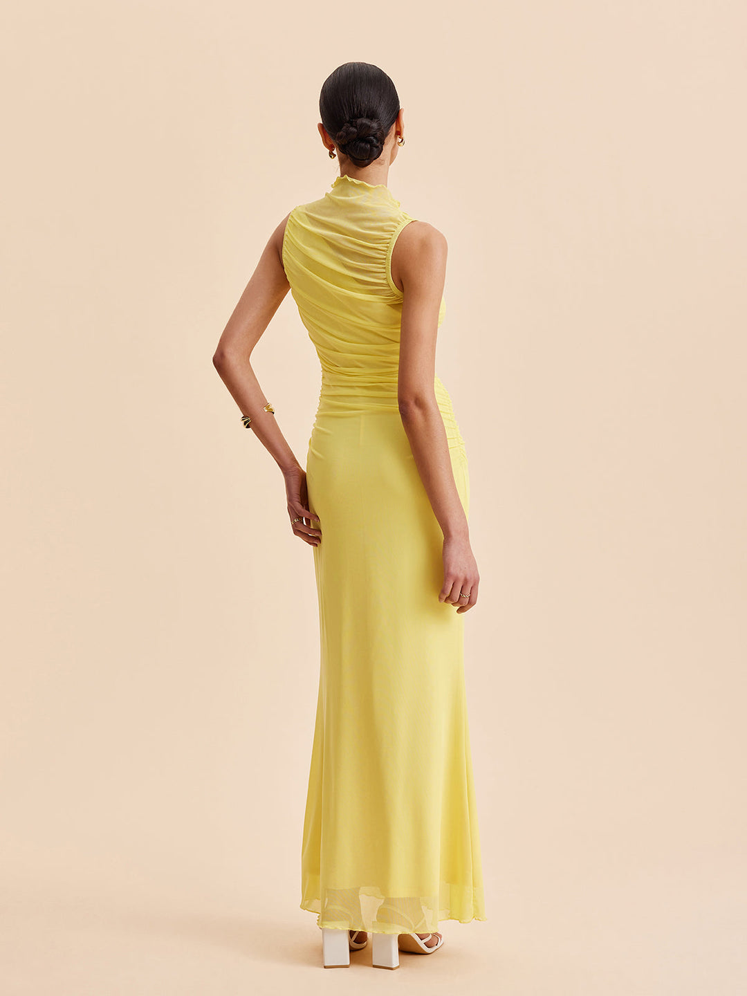 Fileli Kıvrımlı Kolsuz Elbise