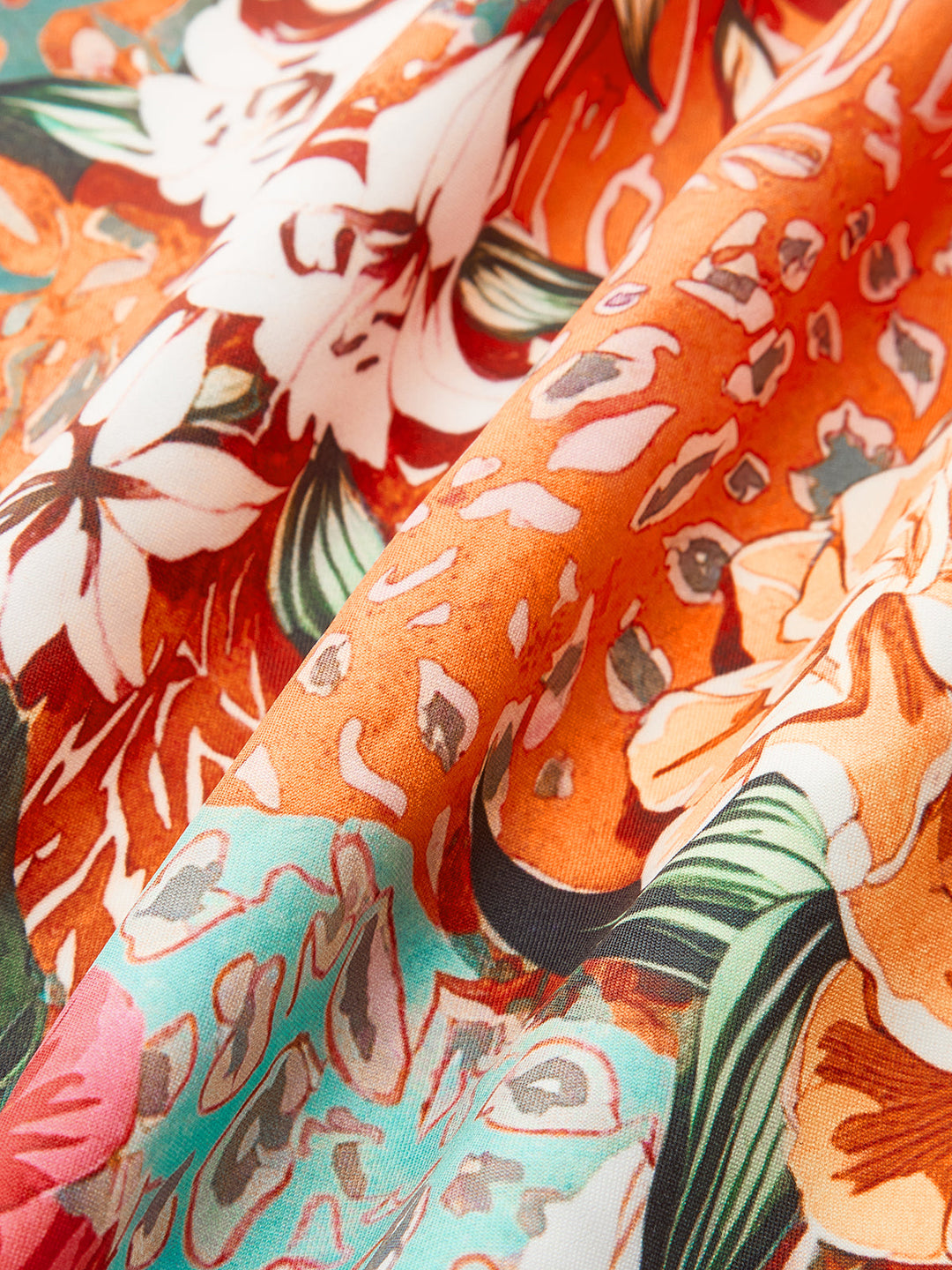 Çiçek Desenli Çapraz Sırtlı Elbise