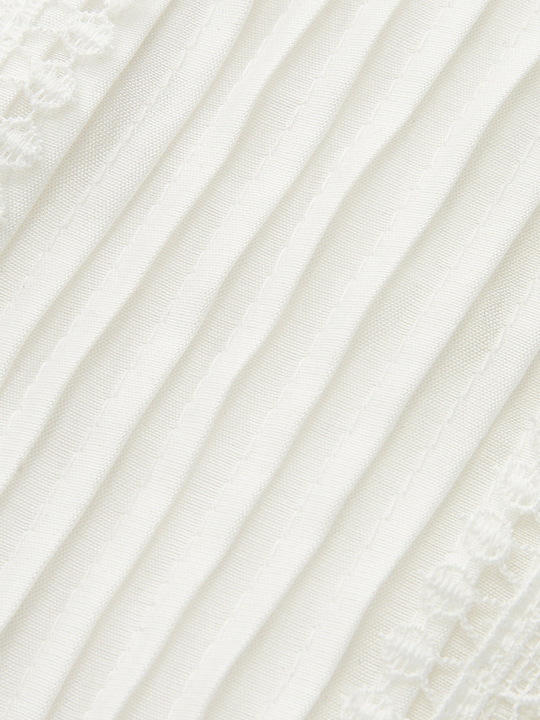 Pileli Dantel Kenarlı Düğmeli Bluz