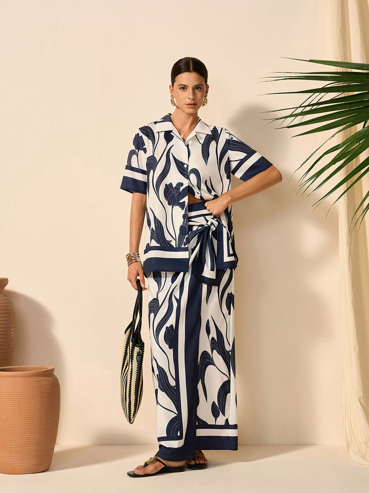 Çiçek Desenli Yarı Şeffaf Düğmeli Gömlek