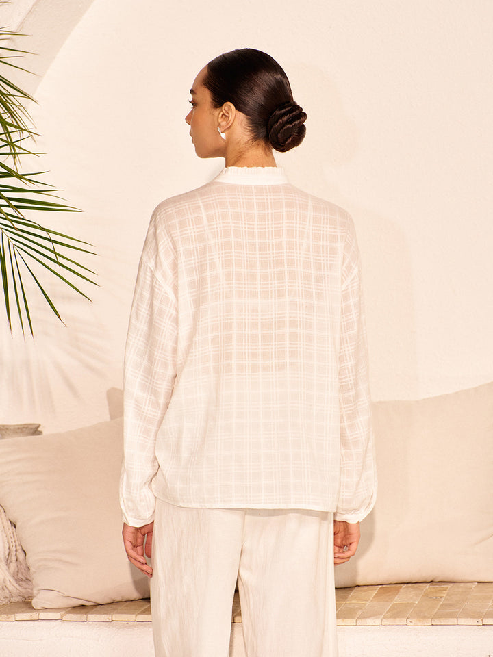 Yarı Şeffaf Püsküllü Kravat Gömlek