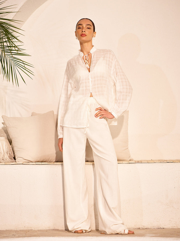 Yarı Şeffaf Püsküllü Kravat Gömlek