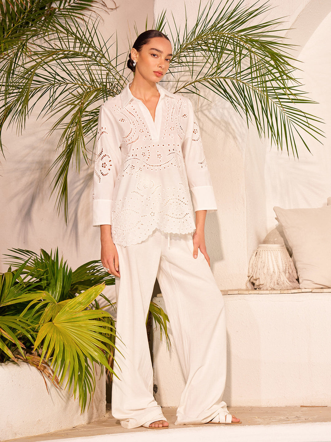 Pamuklu Gözlü İşlemeli Yarı Şeffaf Üst