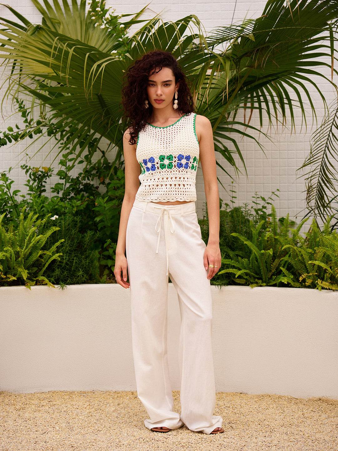 Çiçekli Tığ İşi Kazak Yelek