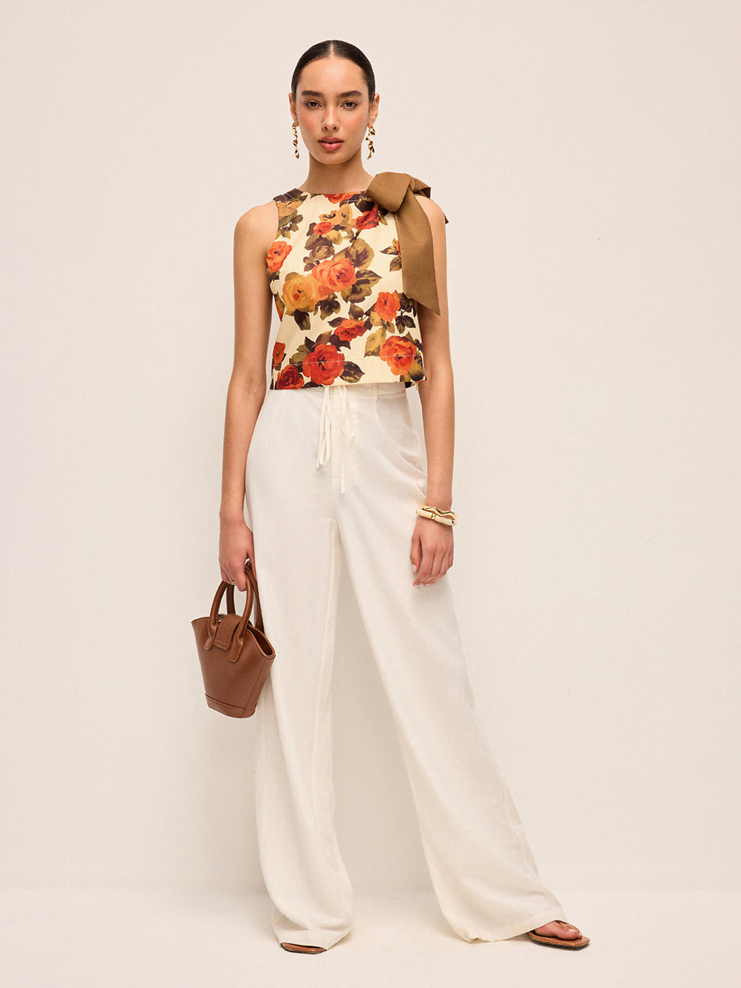 Çiçek Desenli Fiyonk Detaylı Tank Top