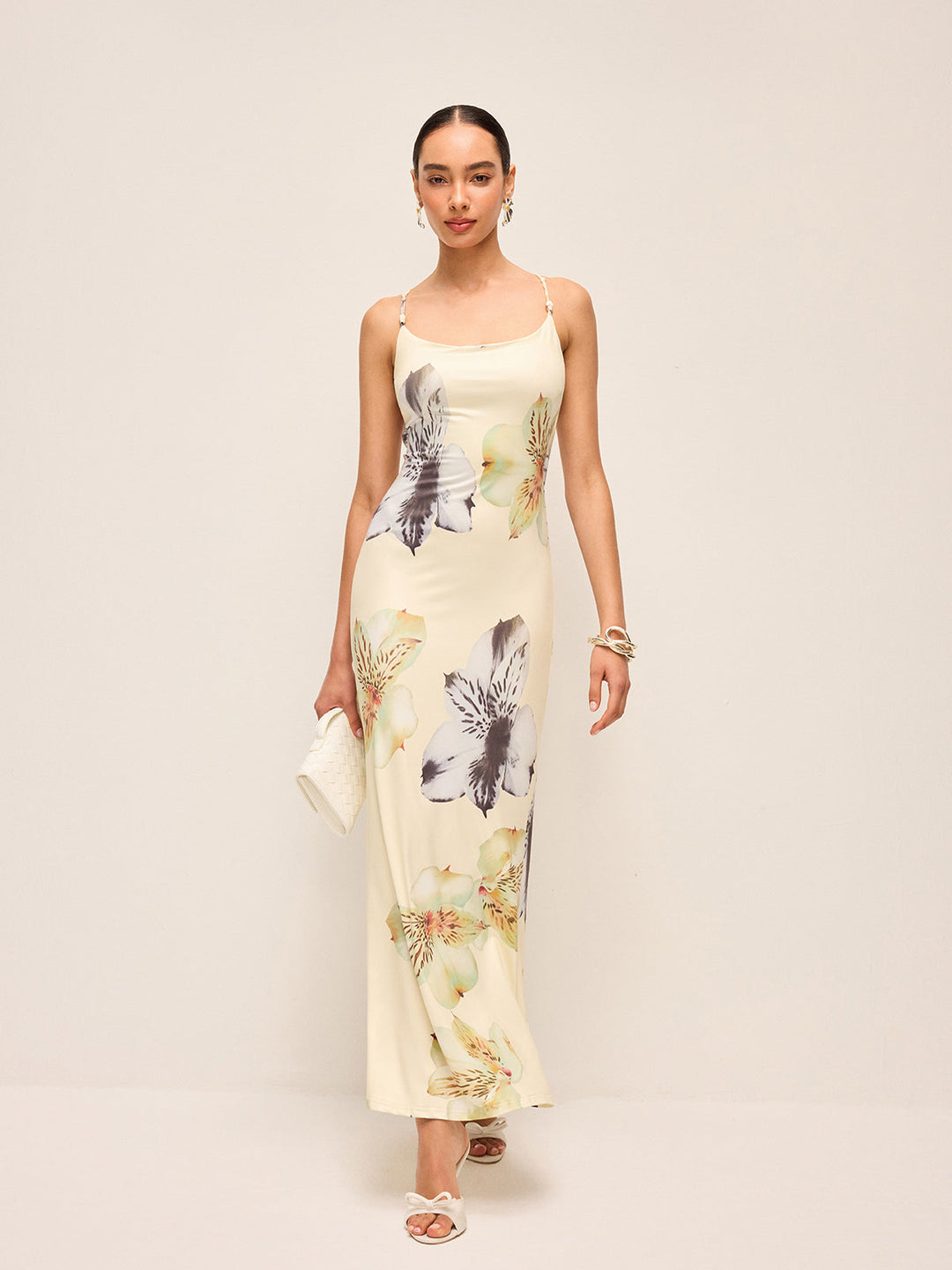 Sırtı Açık Bağcıklı Çiçekli Elbise