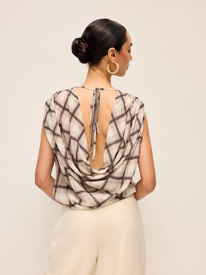 Kolsuz Ekose Açık Sırtlı Şifon Gömlek