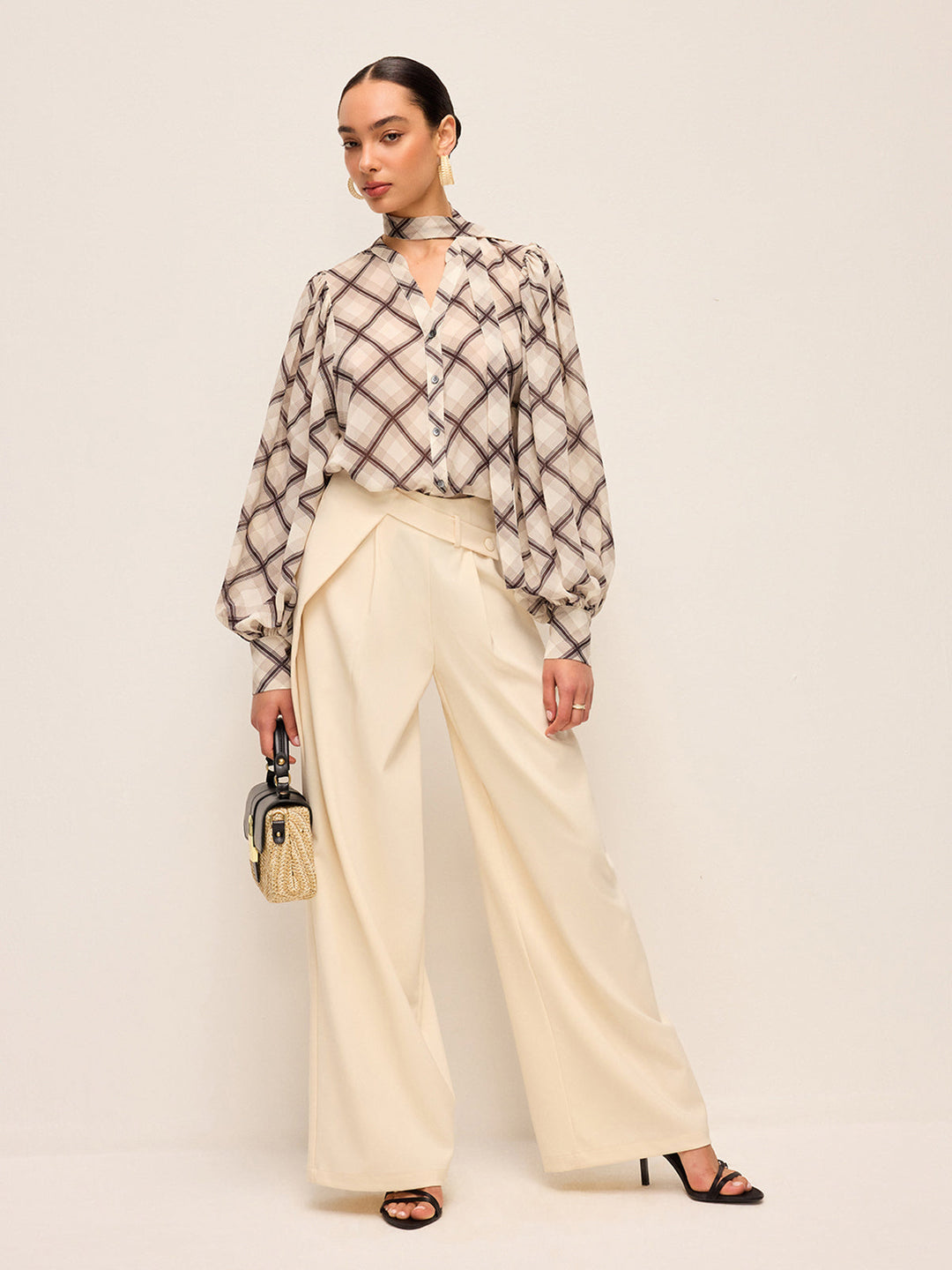 Boyun Bağlama Detaylı Uzun Kollu Ekose Şifon Gömlek