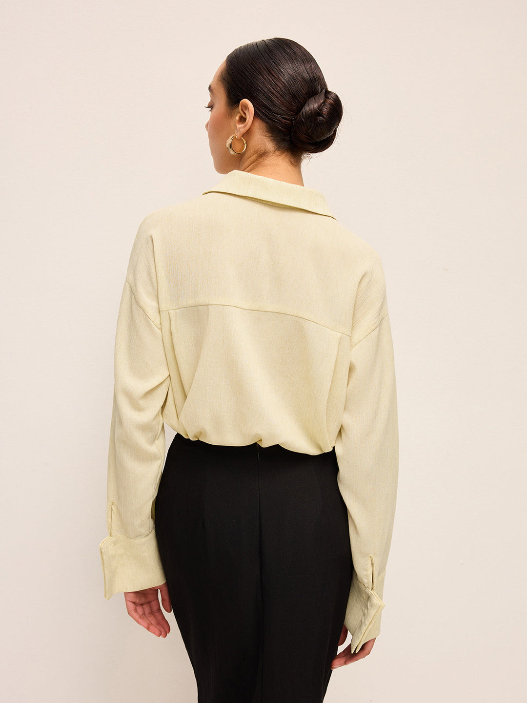 Yarı Şeffaf Uzun Kollu Düğmeli Gömlek