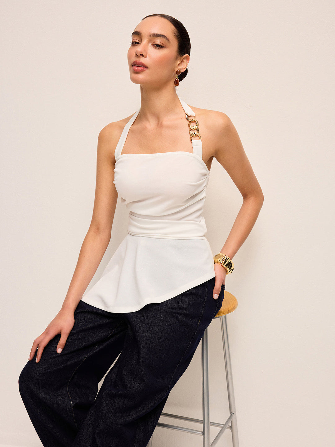 Zincir Detaylı Halter Yaka Peplum Top