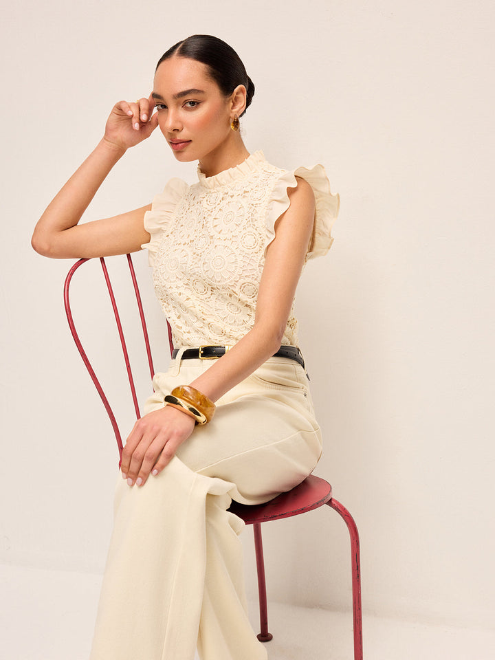 Kolsuz Dantelli Dantel Üst Ve Volanlı Kenar