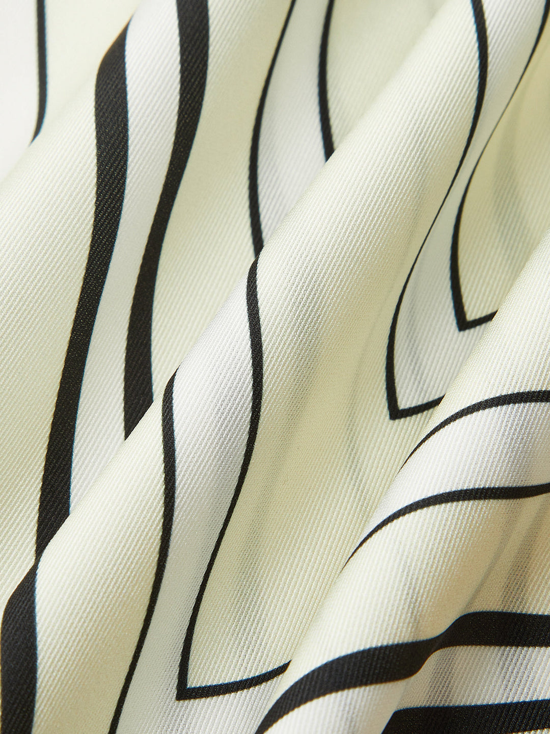 Çizgili Desenli Gömlek