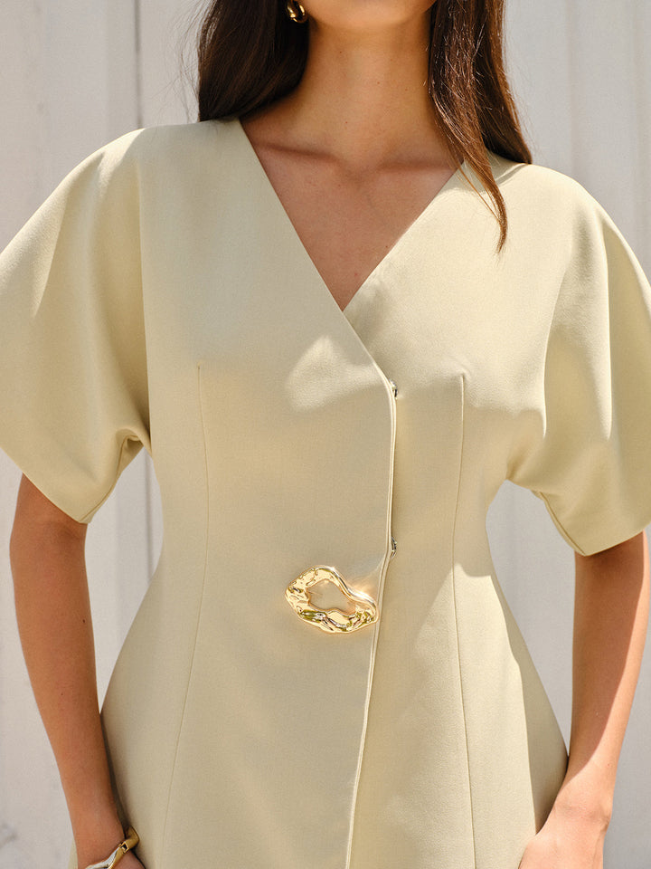 Kısa Kollu V Yaka Düğmeli Mini Elbise
