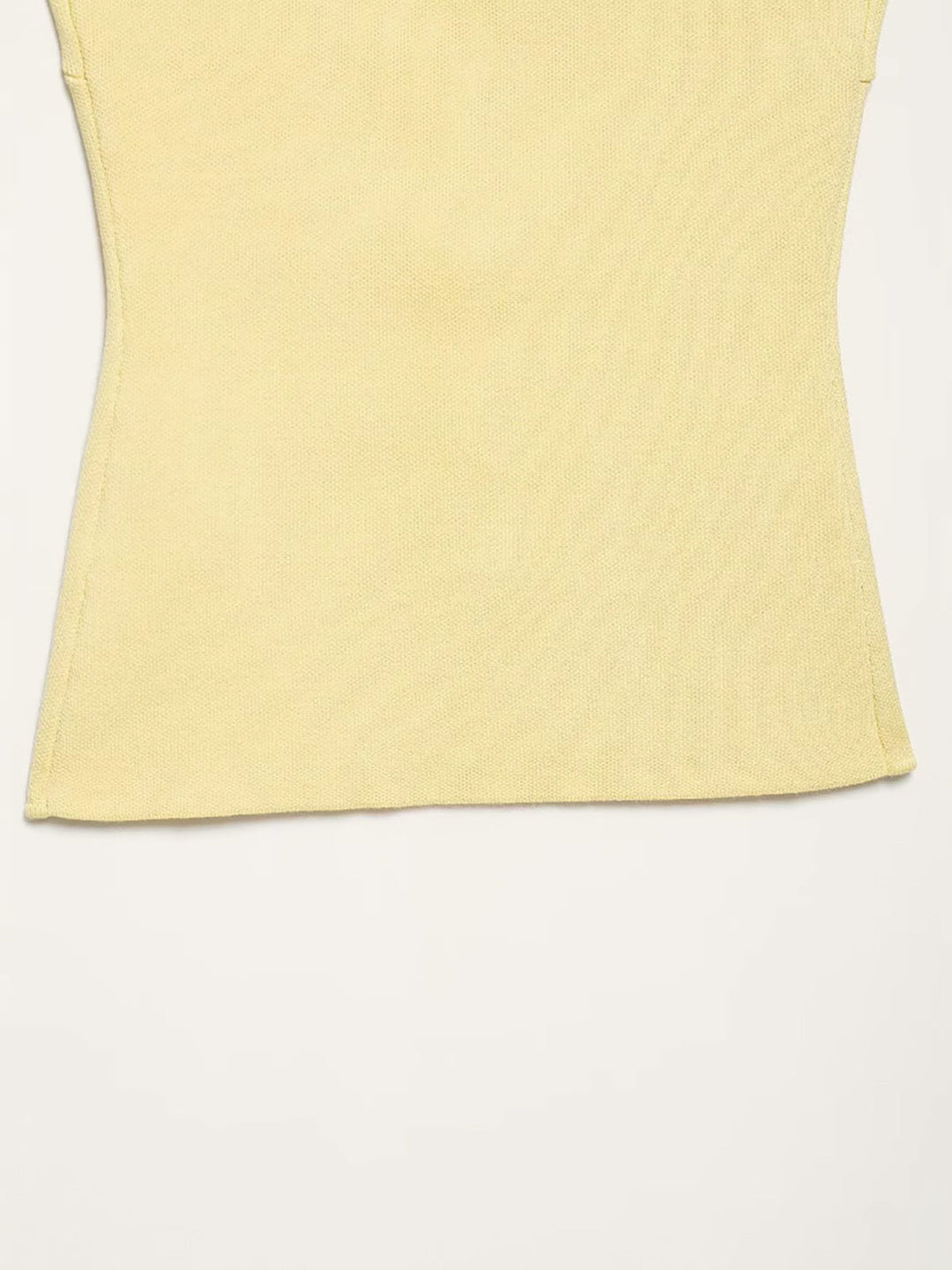 Kavisli Etek Ucu Yivli Örgü Yelek