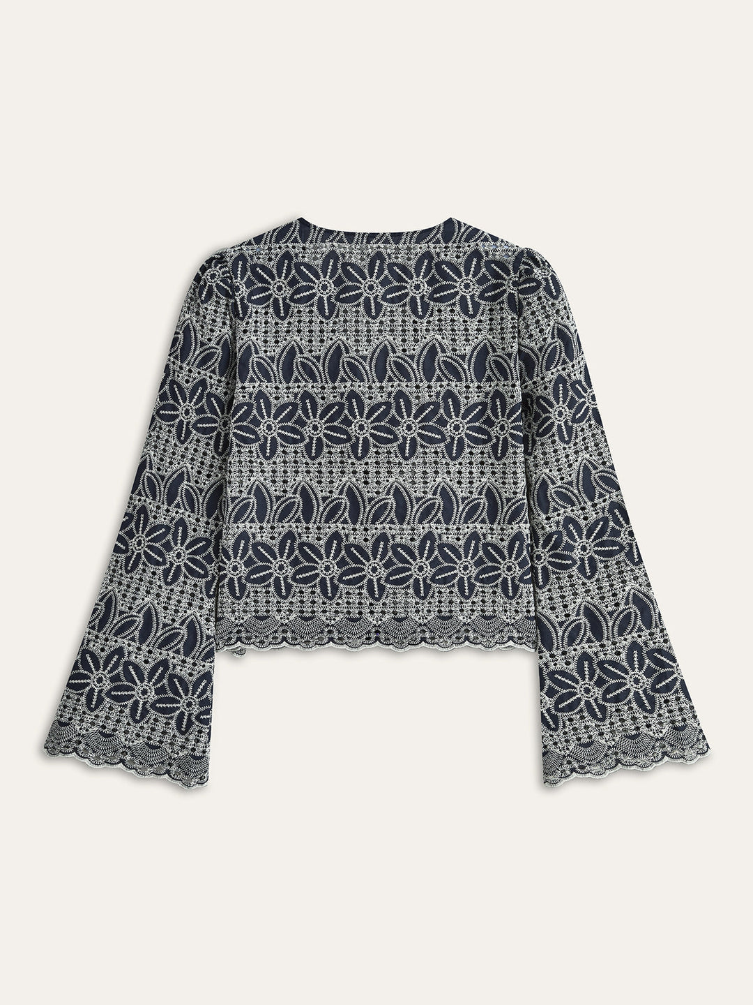Önü Bağcıklı İşlemeli Bluz