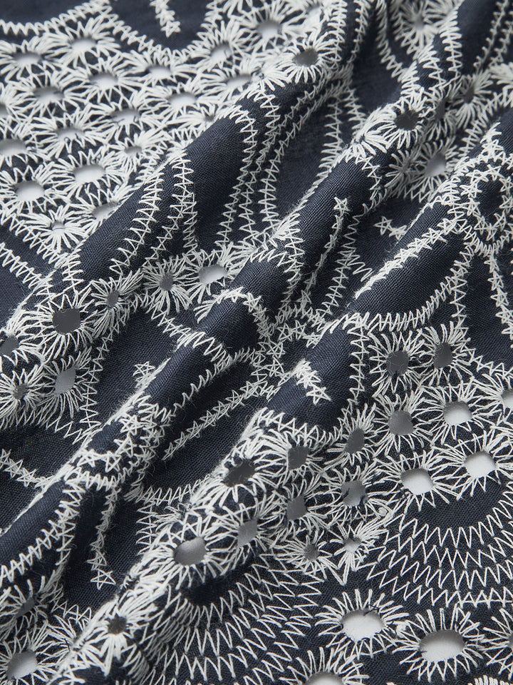 Önü Bağcıklı İşlemeli Bluz