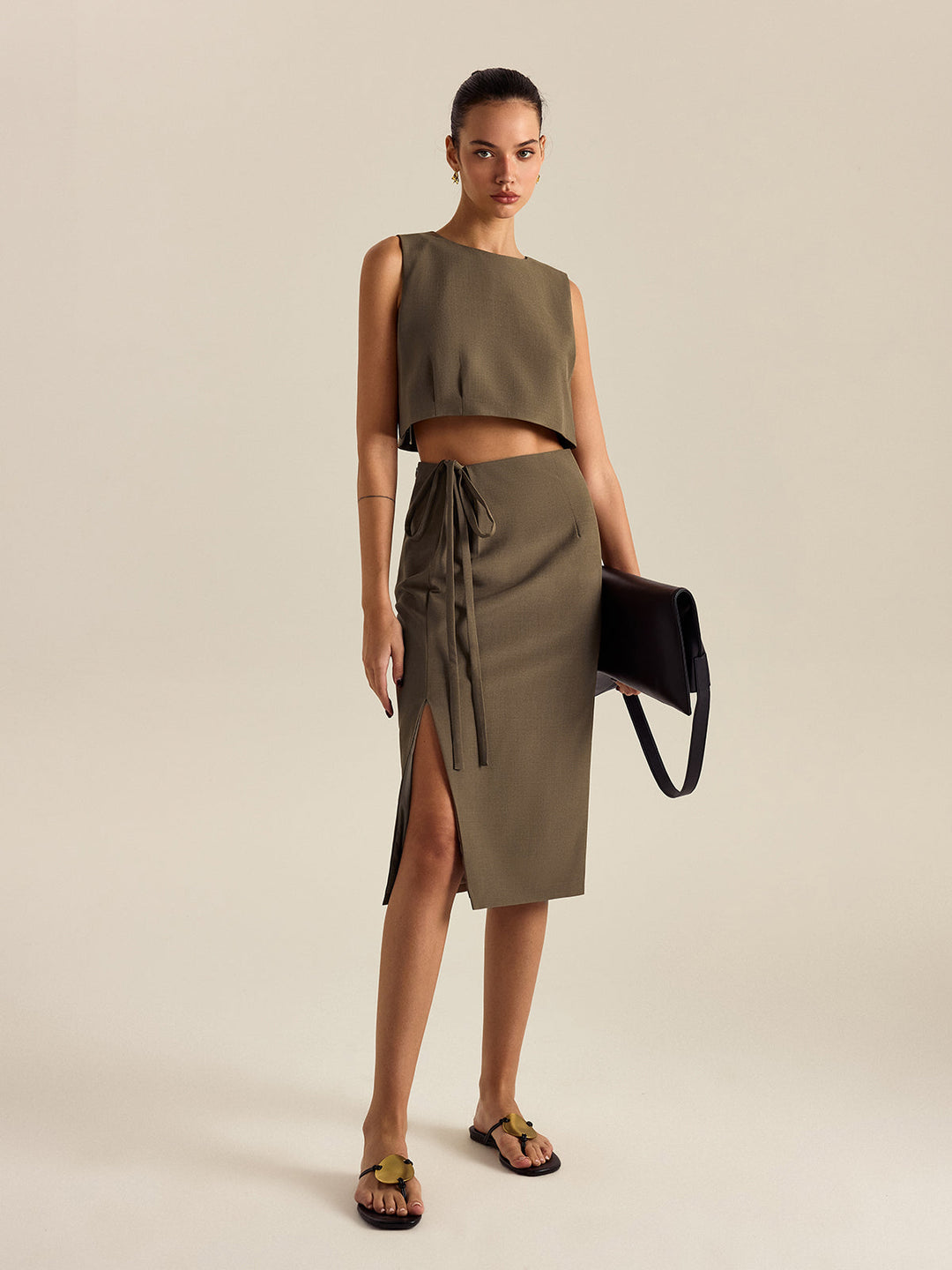 Kolsuz Yuvarlak Yaka Kısa Üst