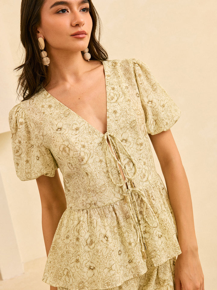 Çiçek Desenli Puf Kollu Peplum Önden Bağcıklı Bluz