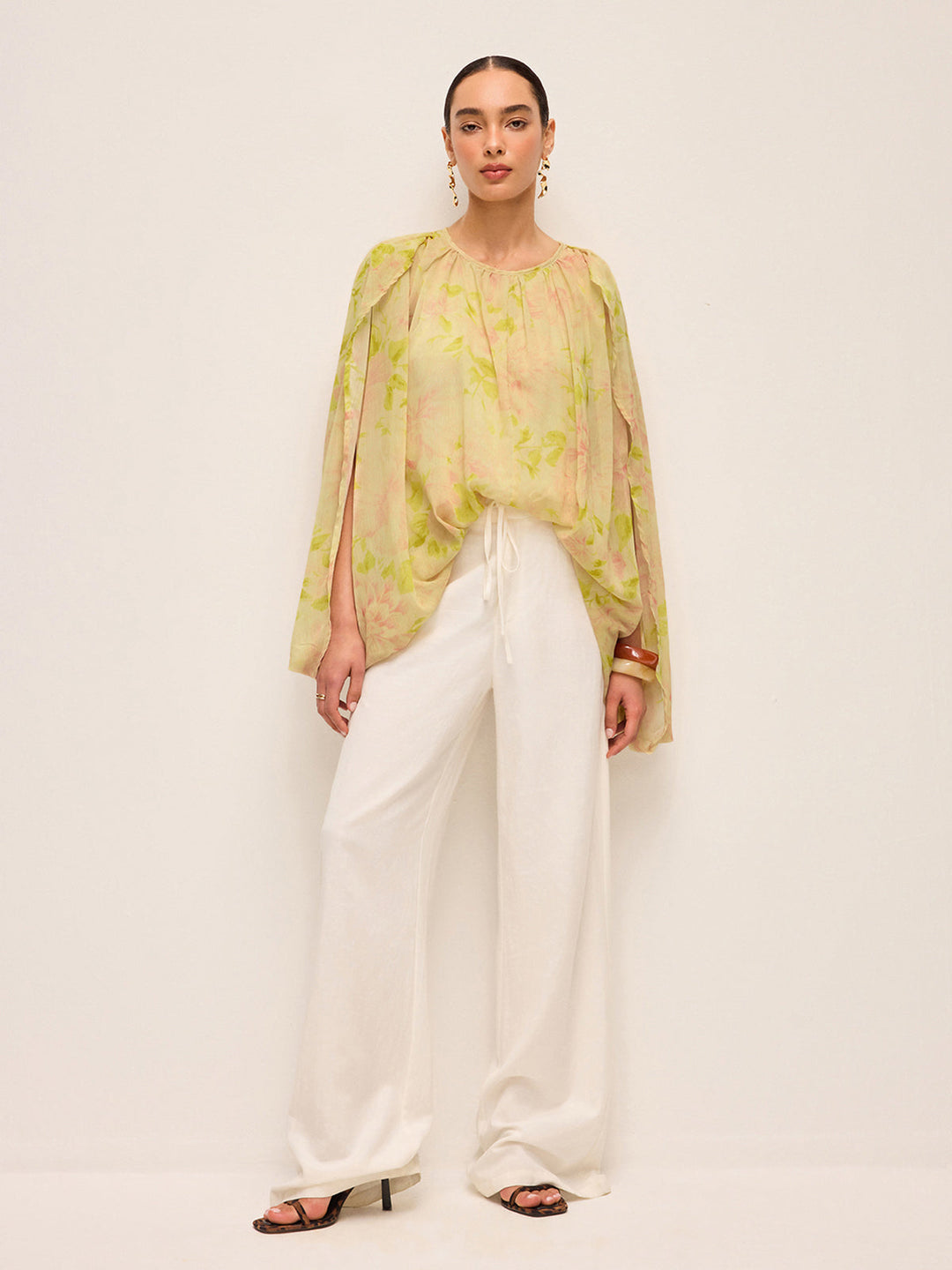 Yarı Şeffaf Şifon Çiçekli Drape Kol Bluz