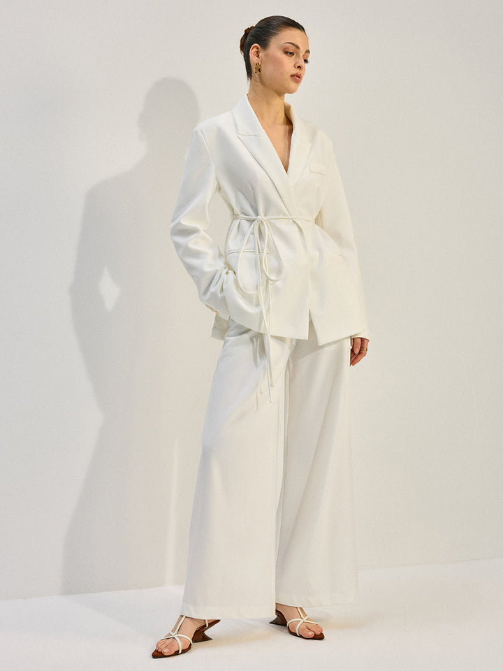 Büyük Boy Kemerli Blazer