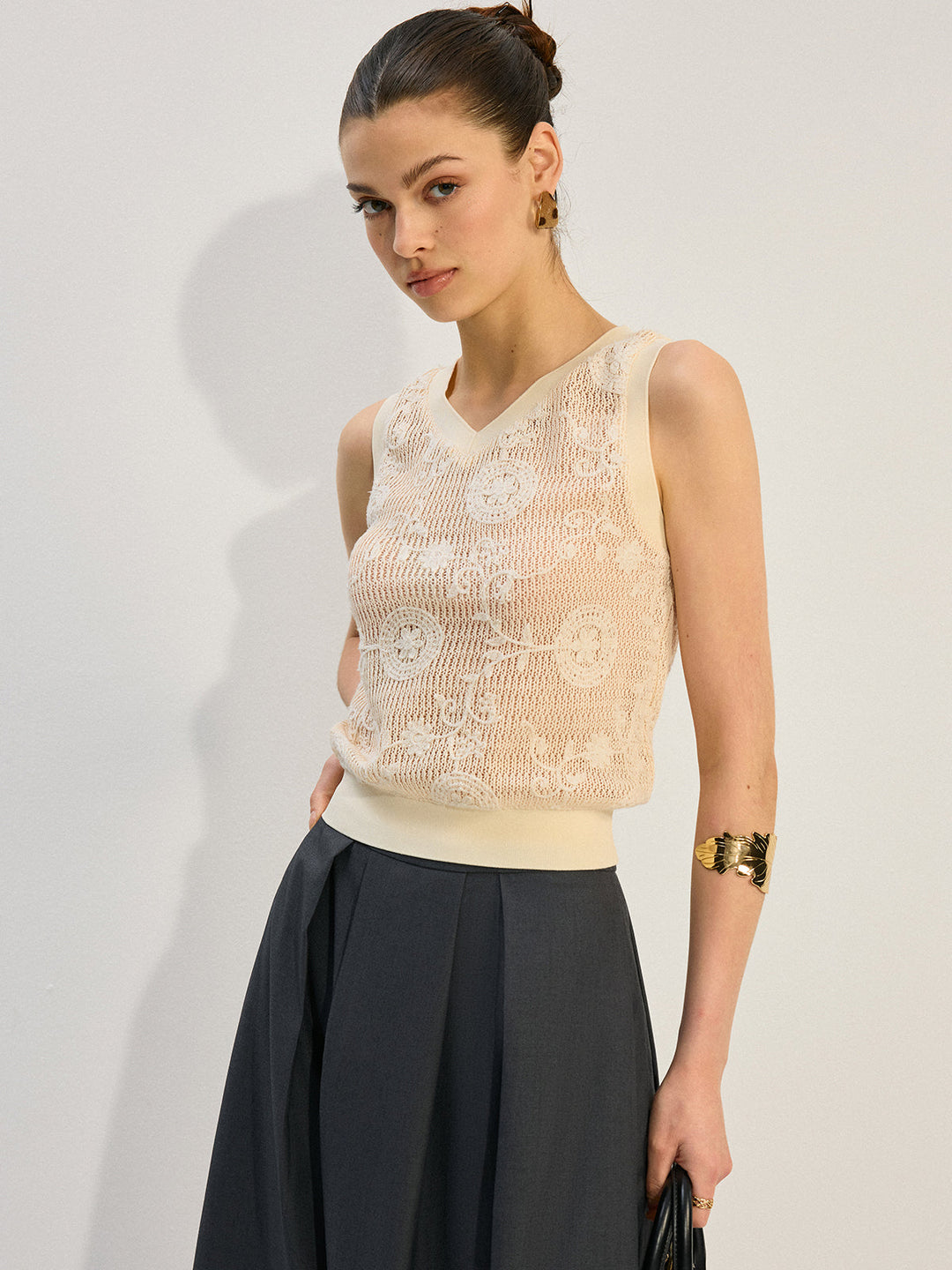 Yarı Şeffaf Yivli V Yaka Örgü Yelek