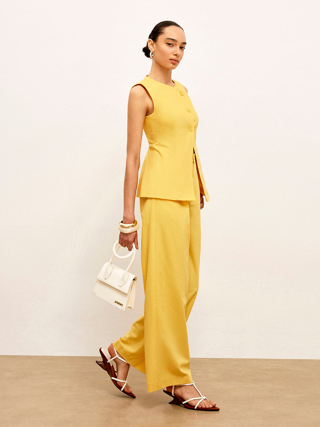 Keten Ve Pamuklu Asimetrik Düğmeli Kolsuz Yelek