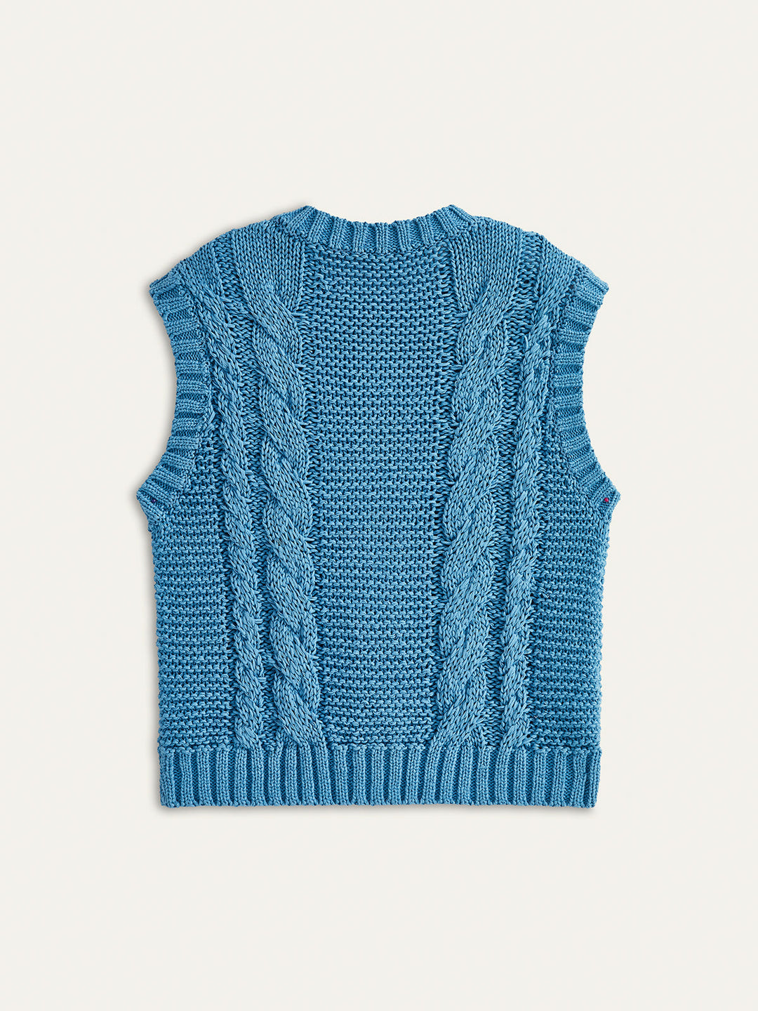 Kablo Örgülü Kolsuz Düğmeli Yelek