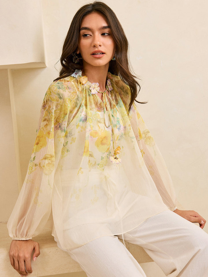 Yarı Şeffaf Çiçek Detaylı Bluz