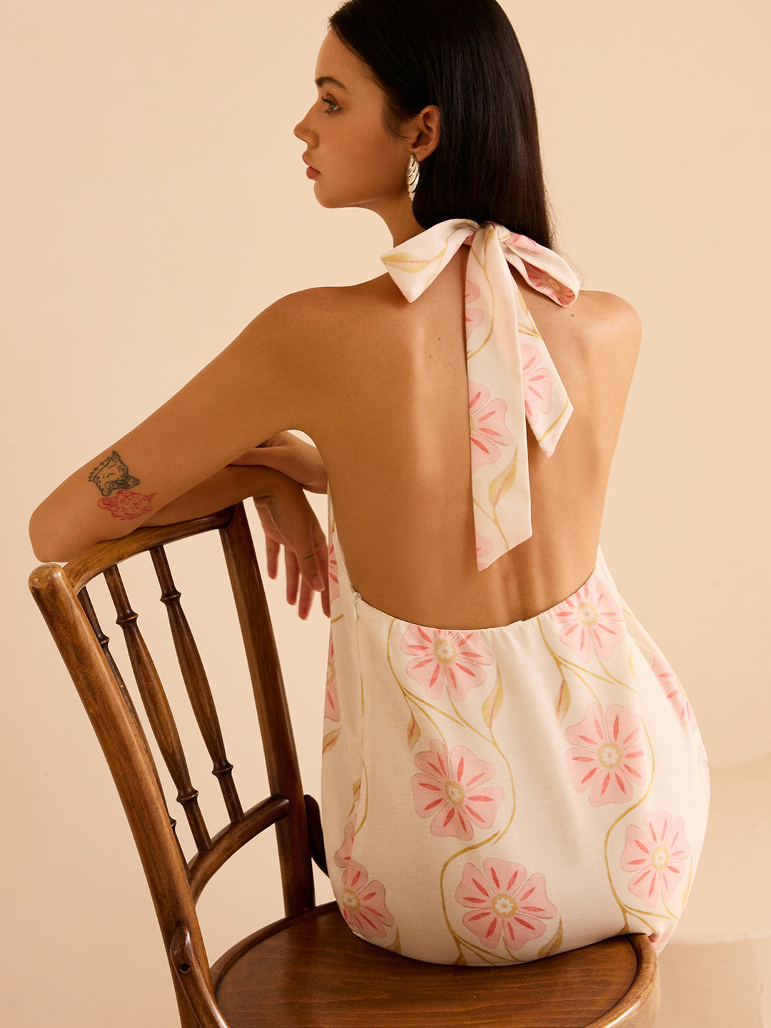 Halter Yaka Çiçek Desenli Kısa Elbise