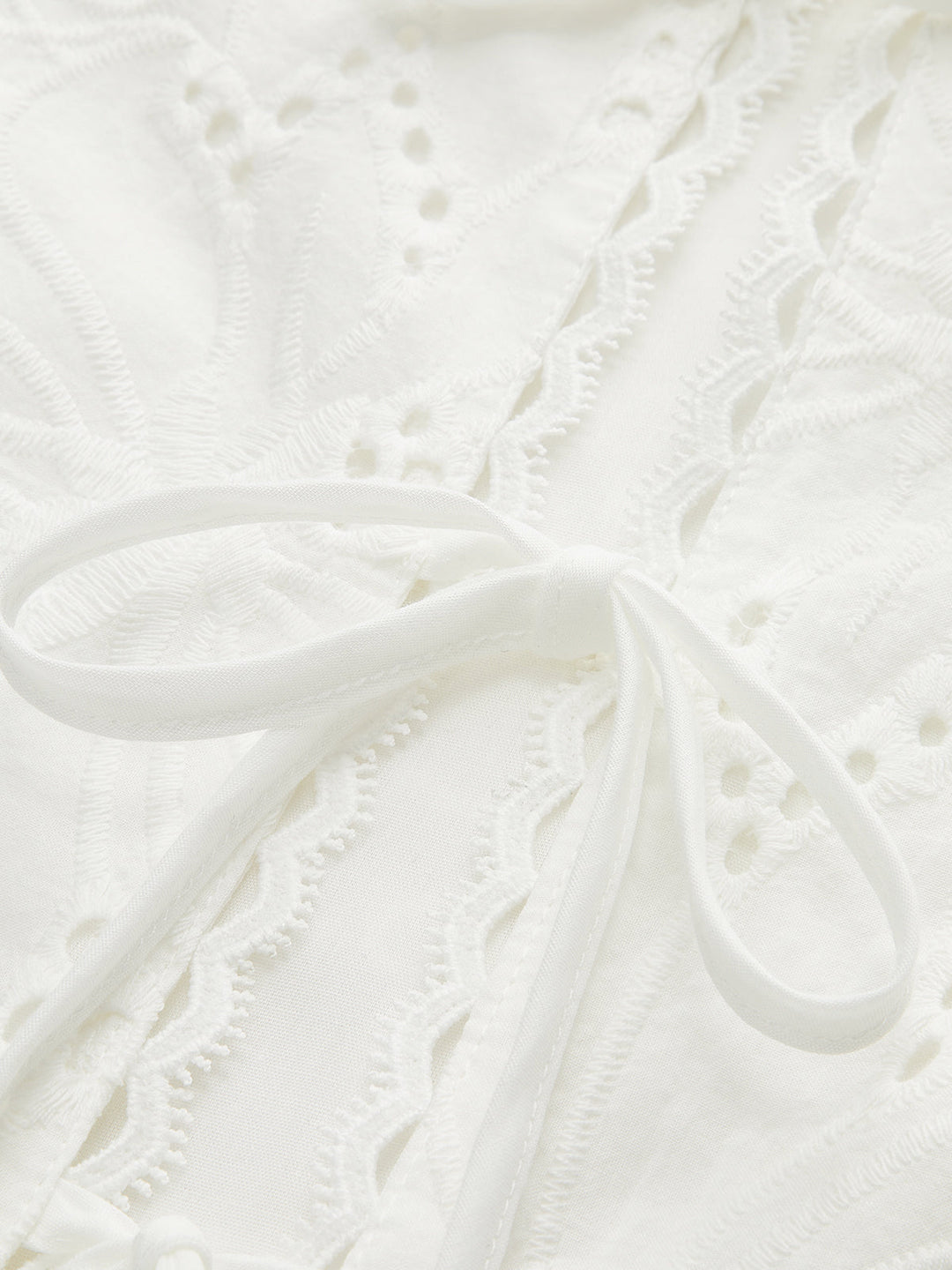 Kolsuz Gözlü Bağcıklı Kısa Üst