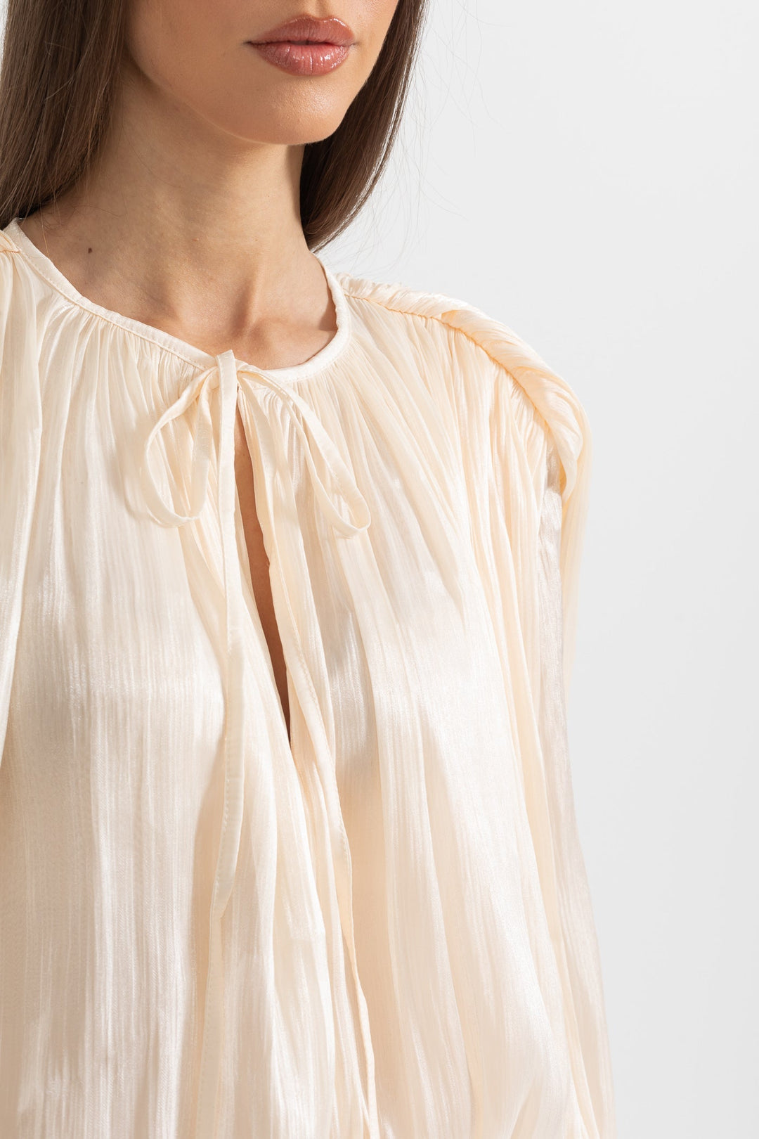 Fırfırlı Uzun Kollu Dökümlü Siluetli Mini Elbise