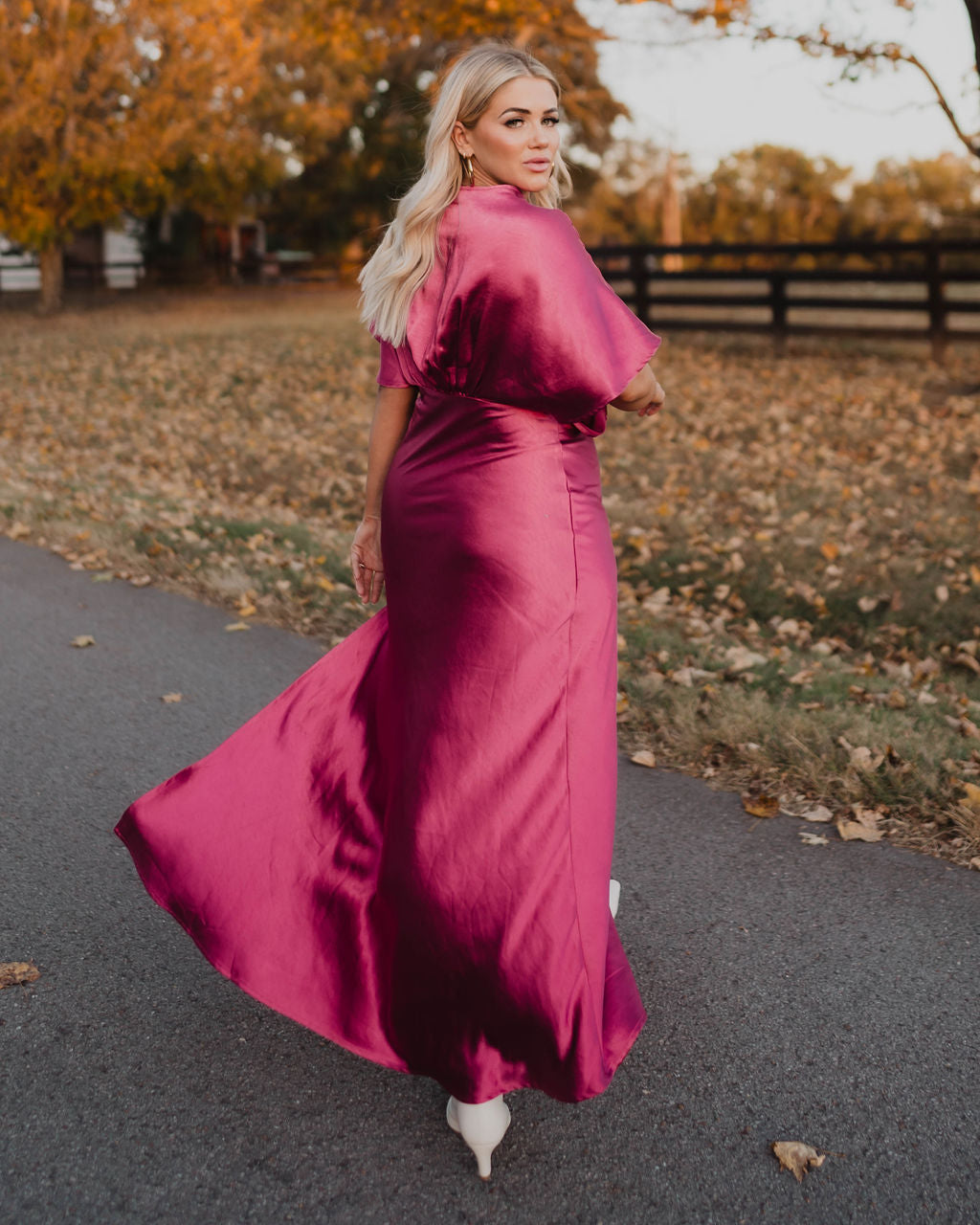 Theia Saten V Yaka Uzun Elbise