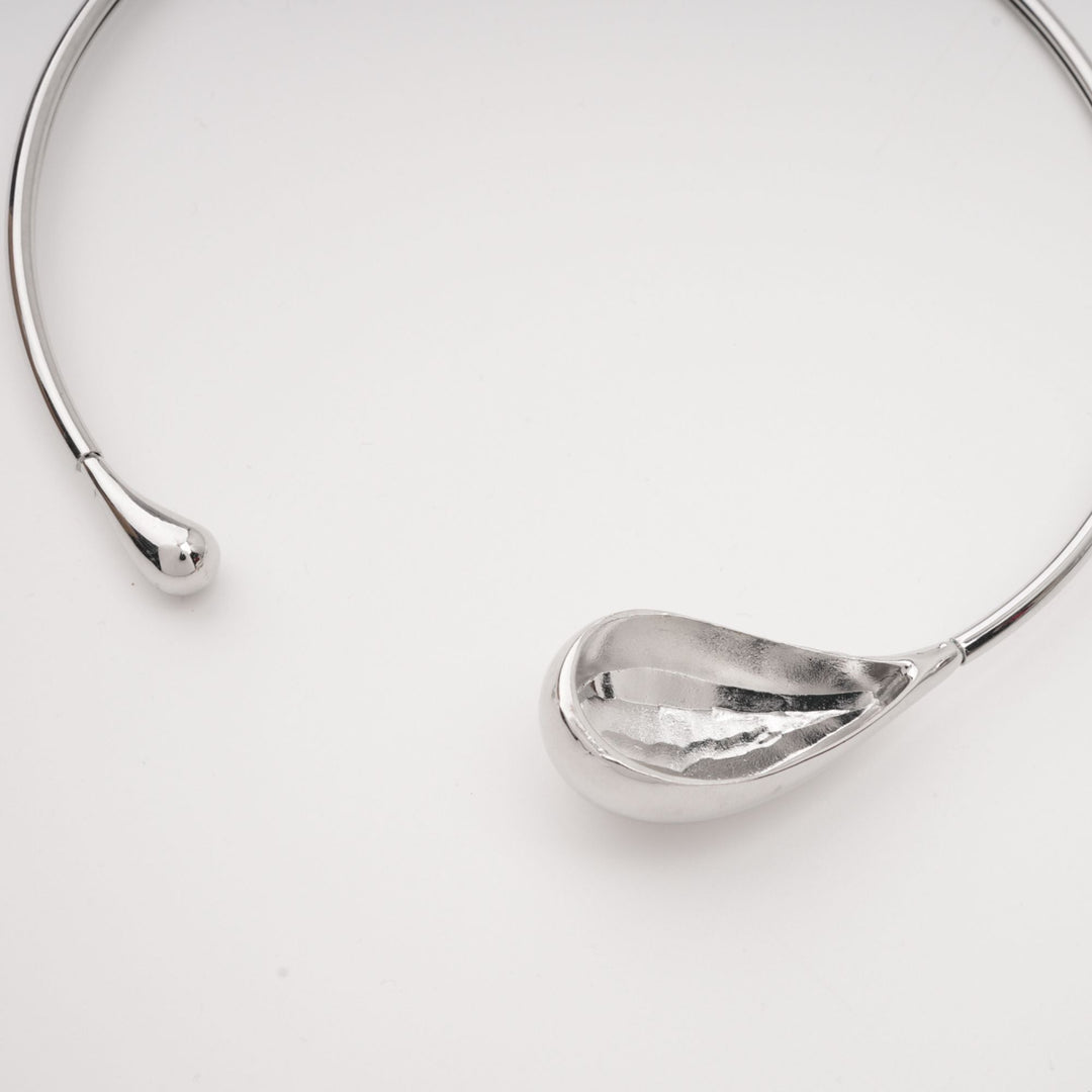 Axelle Su Damlası Şeklindeki Kolye