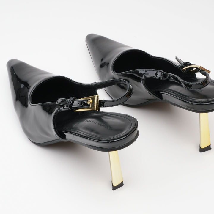 Va Siyah Sivri Uçlu Pompalar