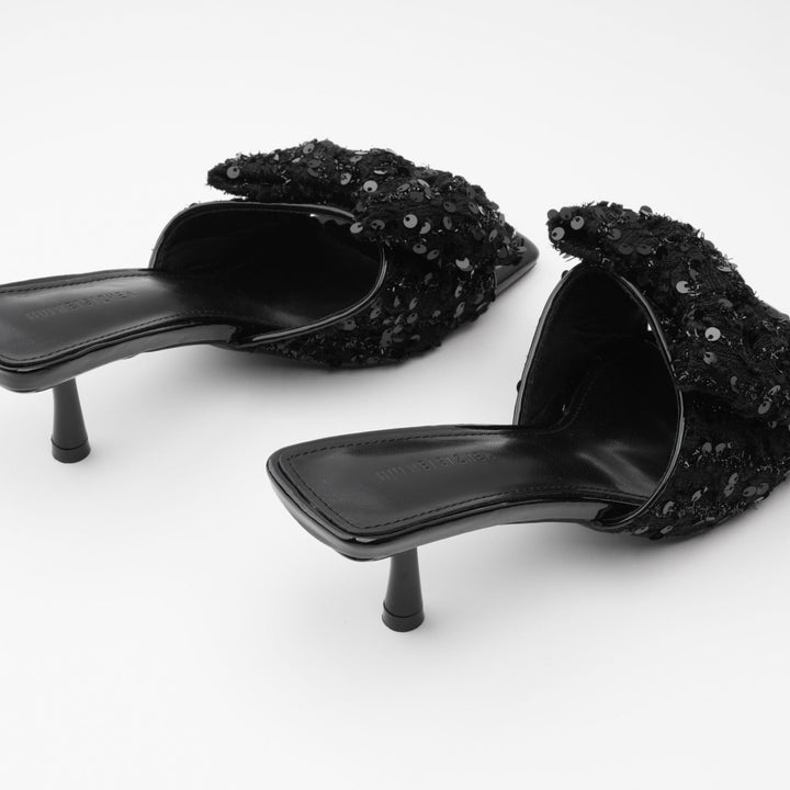 Krista İlmek Süslemeli Sandalet