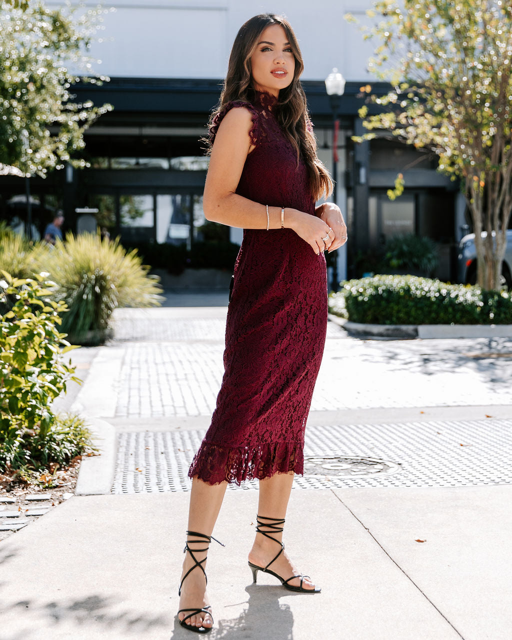 Frances Dantelli Fırfırlı Midi Elbise