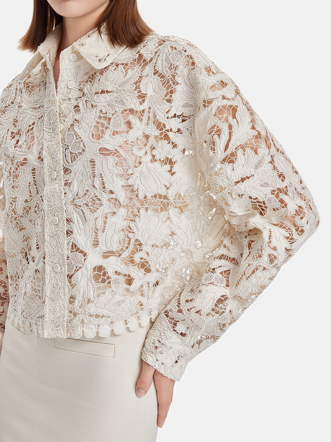 %100 Pamuk Kısa Kesim Dantel Bluz