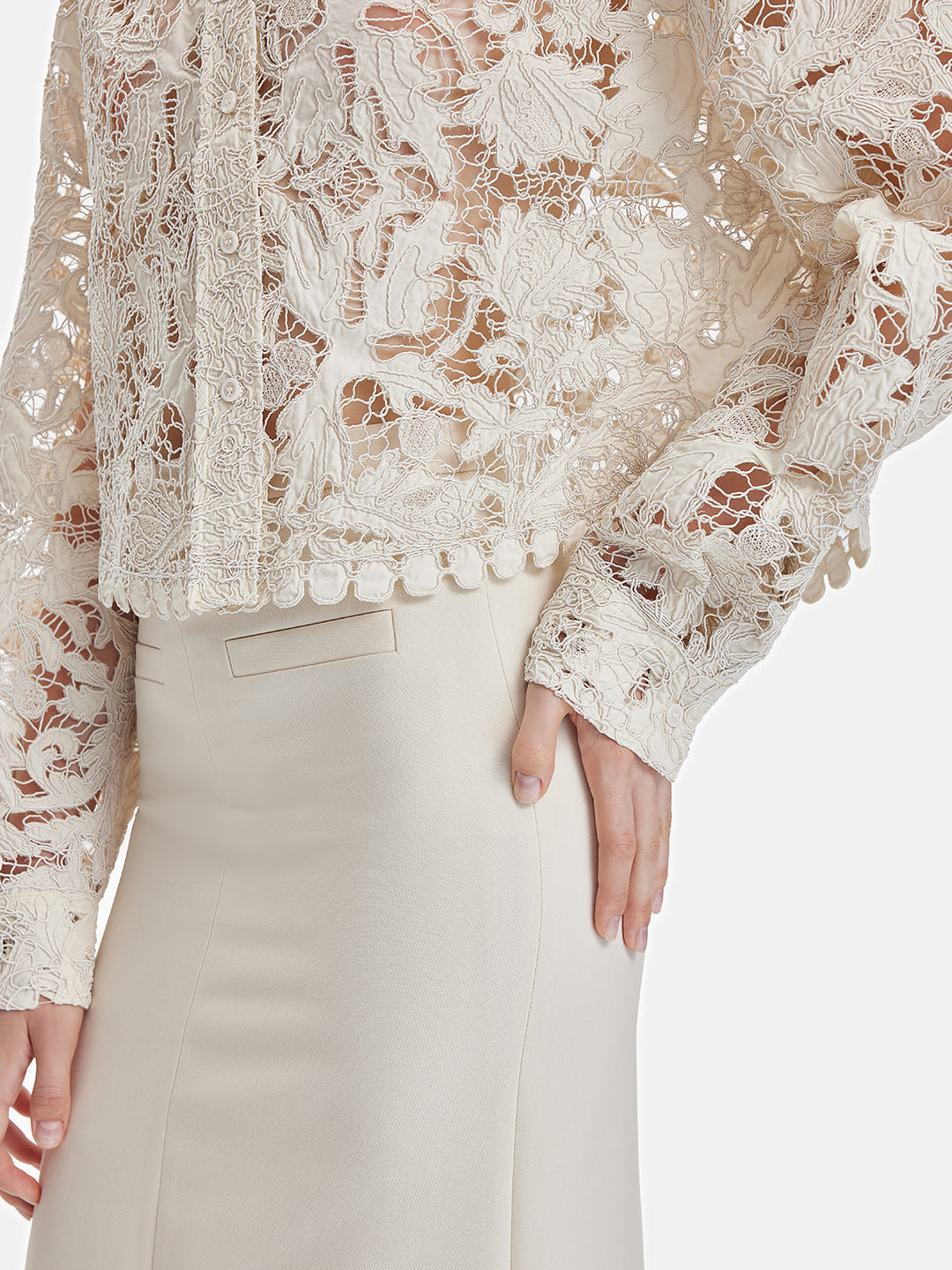 %100 Pamuk Kısa Kesim Dantel Bluz