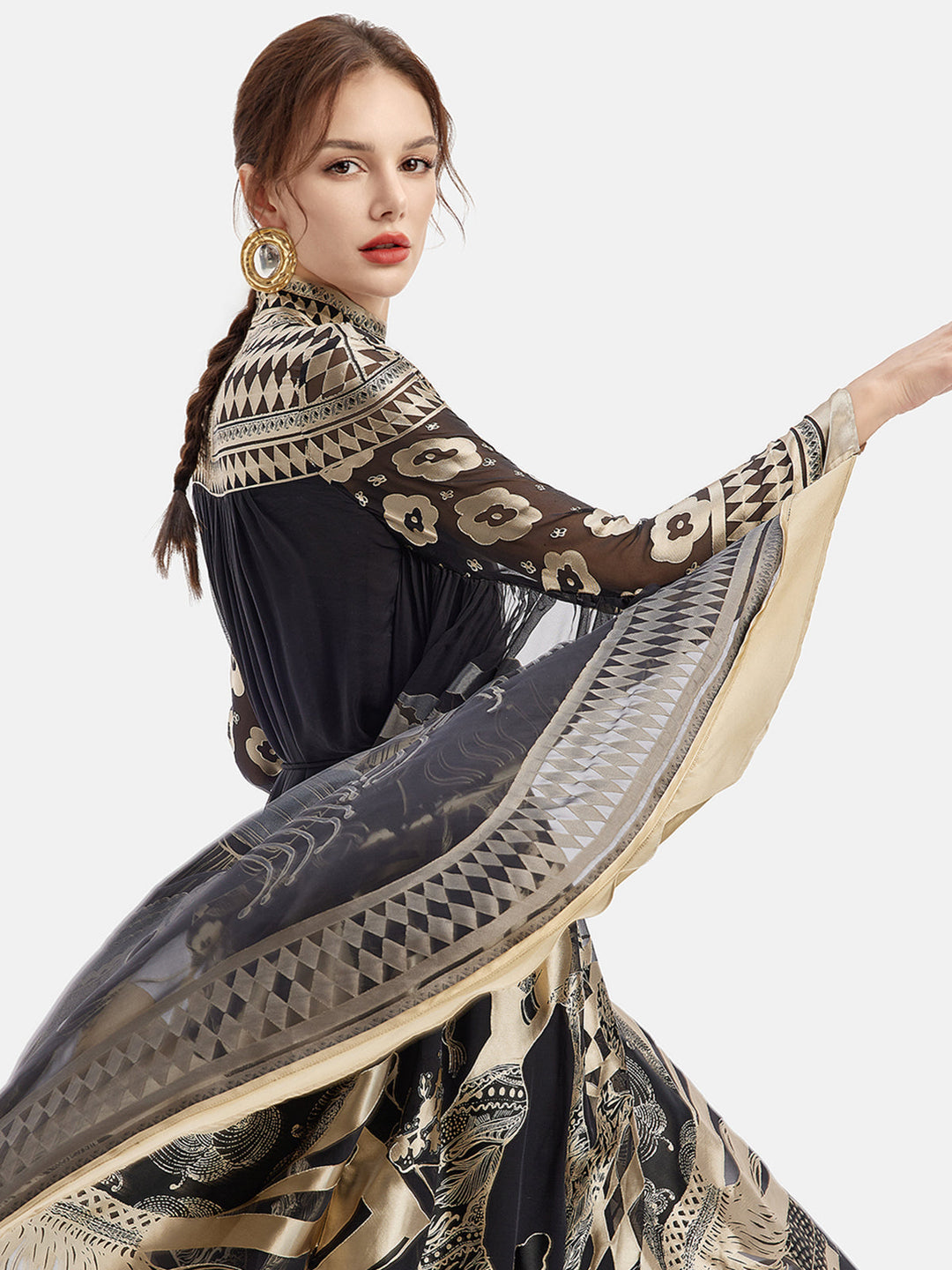 Vintage Siyah Ve Altın Baskılı Batwing Pelerin Elbise