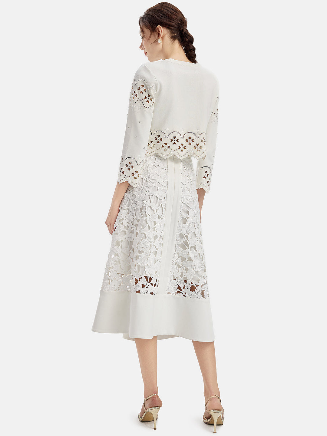 Dantel Nakışlı El Süslemeli Örgü Hırka